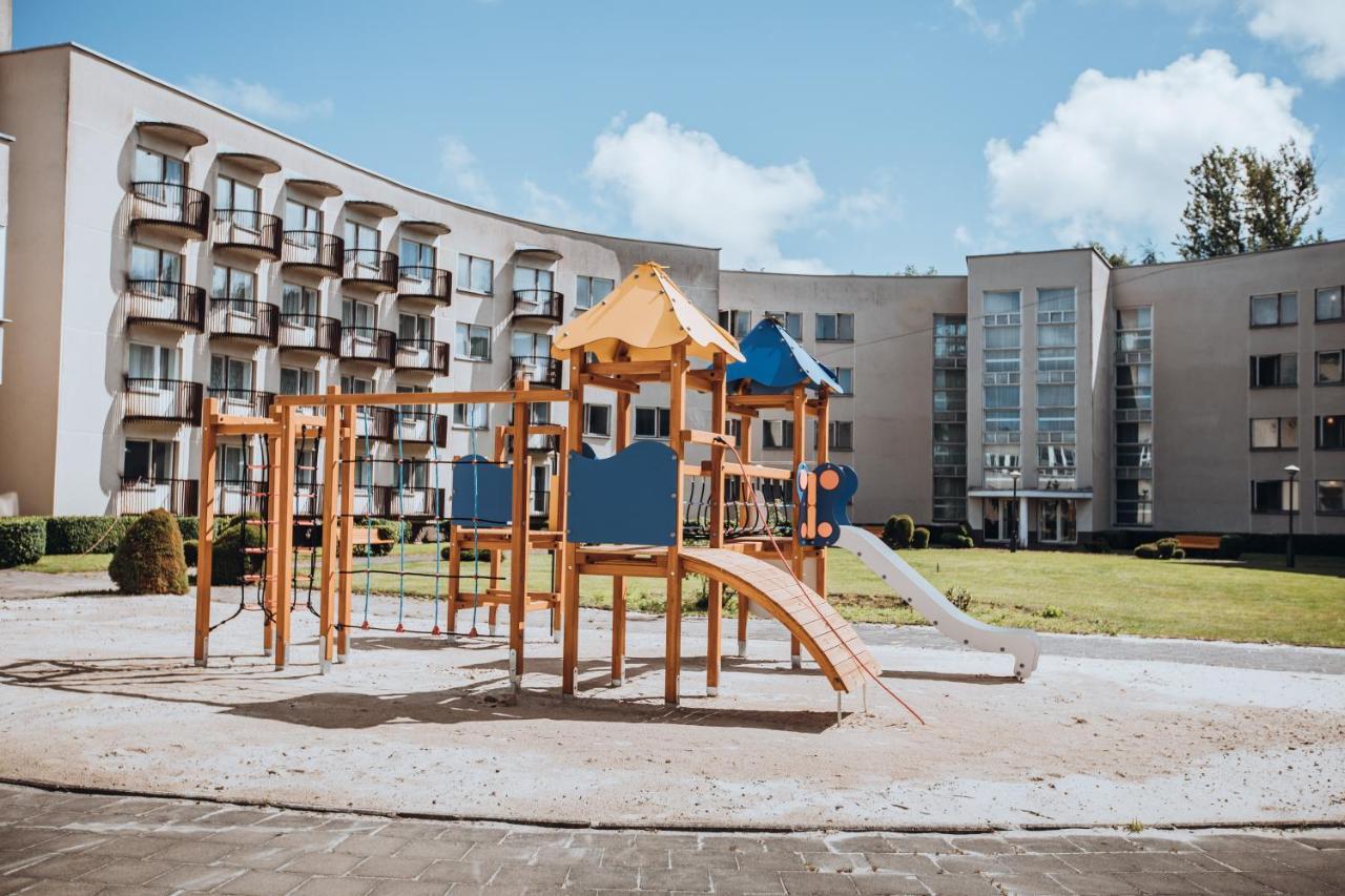 Hotel Poilsio Namai "Vyturys" Palanga Exterior foto