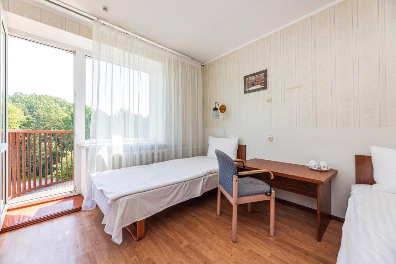 Hotel Poilsio Namai "Vyturys" Palanga Exterior foto